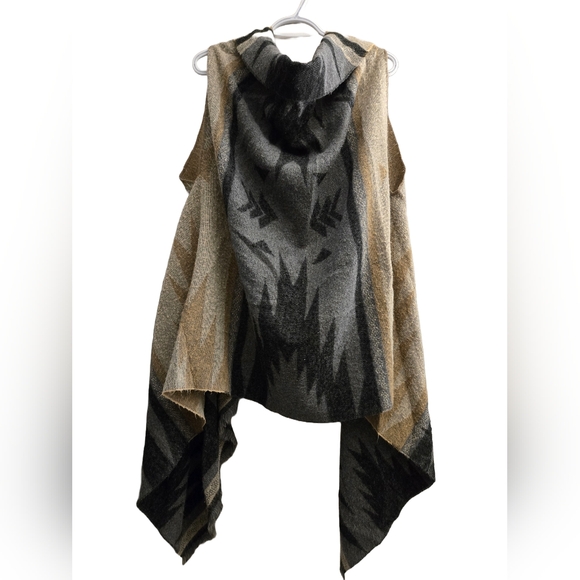 Cozy Fleece open-front Shawl - Picture 2 of 2